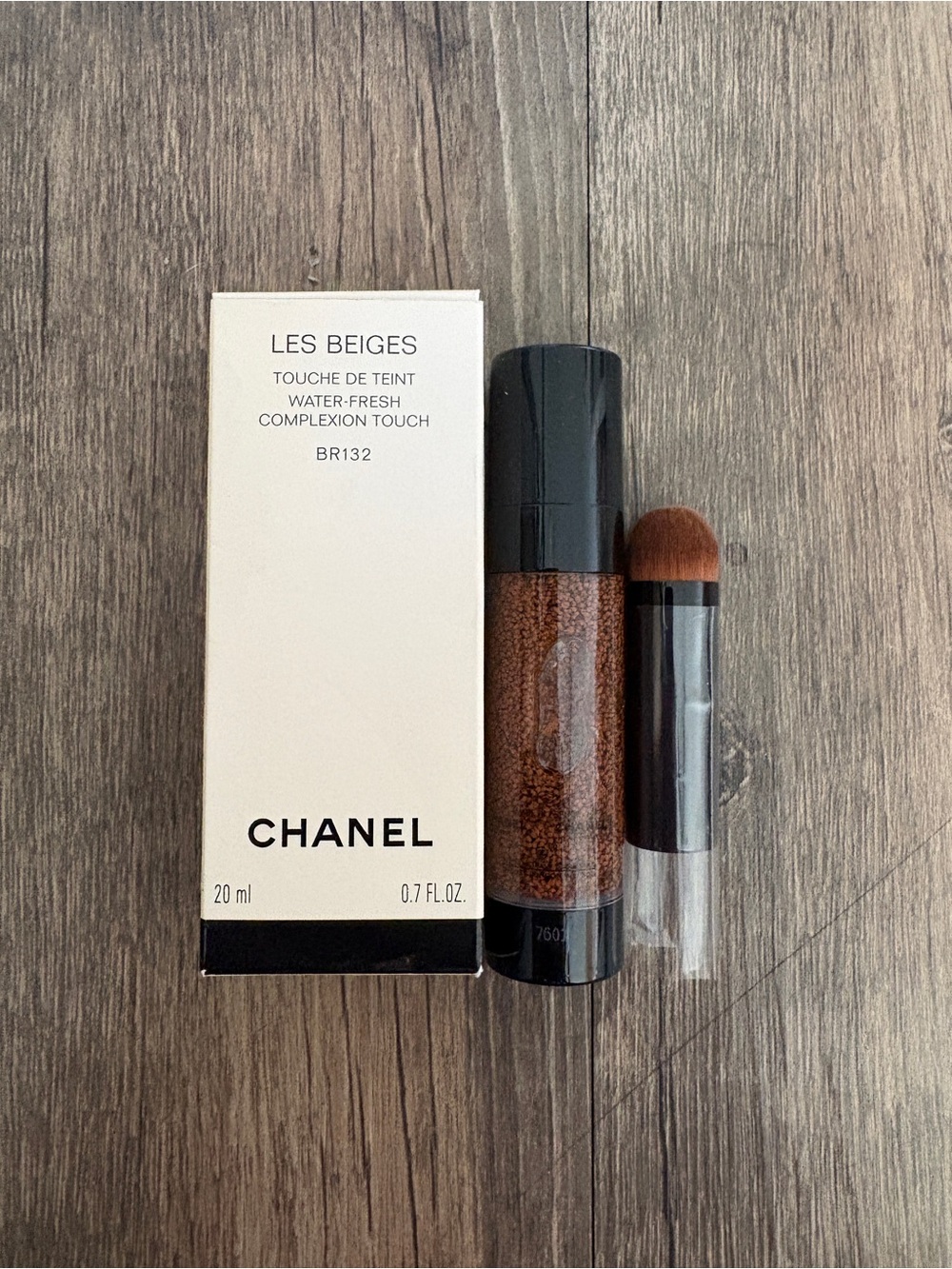 CHANEL BR132 Les Beiges Water-Fresh Complexion Touch — BR132 Shade with Brush